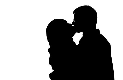 Poljubljanje, če je dobra kemija Bordel Koidu